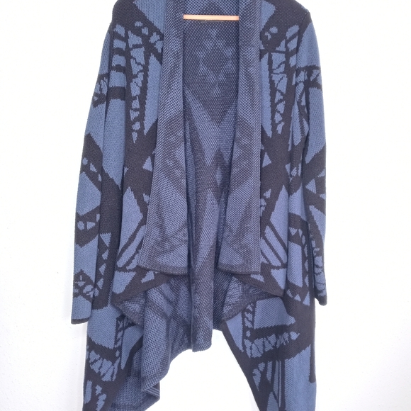 Blank NYC Aztec Print Open Front Waterfall Cardigan - Picture 6 of 11